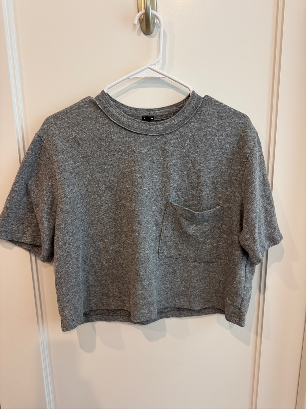 Monrow Cropped Heather Gray Pocket Tee